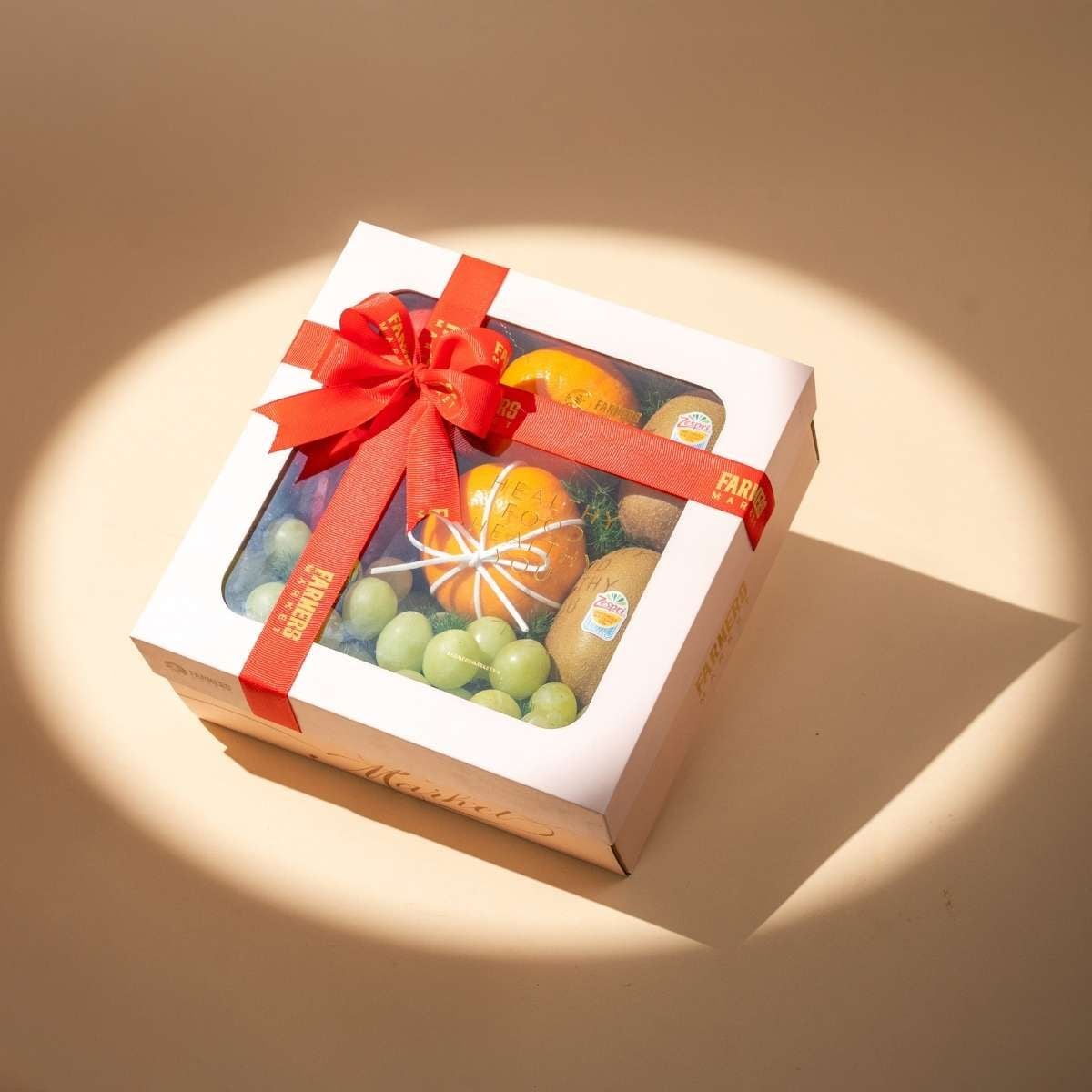  Hộp Quà Nho Xanh Và Trái Cây Hỗn Hợp Tone Hồng Cơ Bản 