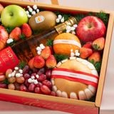  Hộp Quà Trái Cây Các Loại Và Rượu Mơ Nhật Bản Tone Đỏ Tinh Tế 