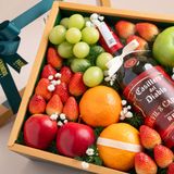  Hộp Quà Trái Cây Các Loại Và Rượu Vang Tone Xanh Lá Tinh Tế 