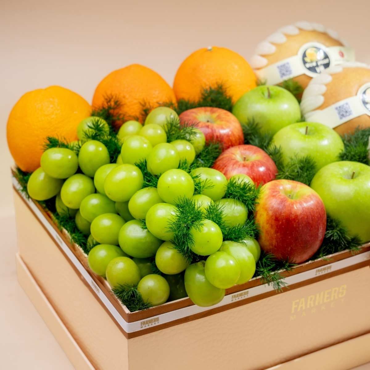  Hộp Quà Trái Cây Hỗn Hợp Tone Kem Thanh Lịch 