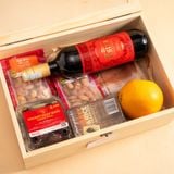 Standard Red Wine, Charcuterie & Fresh Fruit Gift Box / Hộp Quà Vang Đỏ, Thịt Nguội & Trái Cây Tiêu Chuẩn 