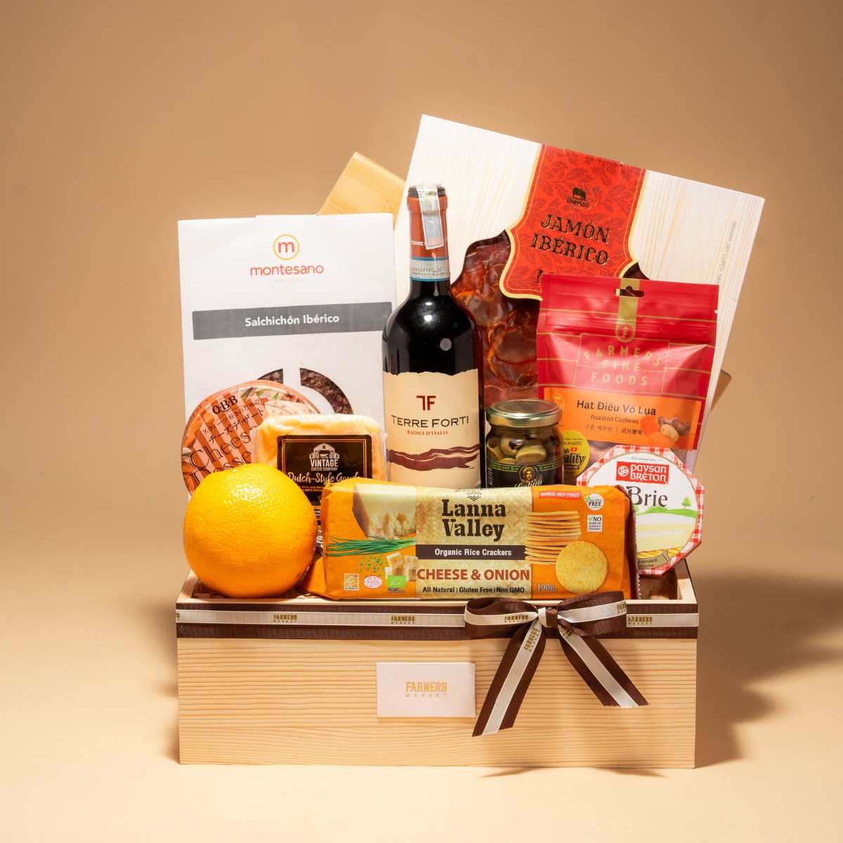  Luxurious Wine, Cheese & Charcuterie Gift Tray / Khay Quà Rượu Vang, Phô Mai & Thịt Nguội Sang Trọng 