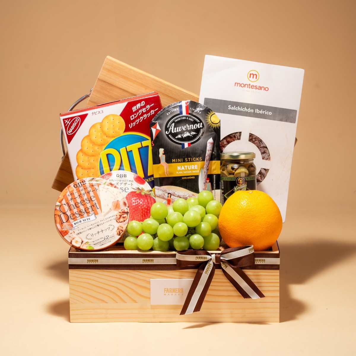  Sophisticated Charcuterie, Cheese & Fresh Fruit Gift Tray / Khay Quà Thịt Nguội, Phô Mai & Trái Cây Tinh Tế 