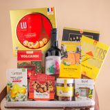  Giỏ Quà Rượu Vang Đỏ - Yến Tươi Và Ăn Vặt Tone Nâu Tinh Tế 