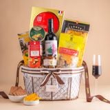  Giỏ Quà Rượu Vang Đỏ - Yến Tươi Và Hạt Tone Nâu Tinh Tế 