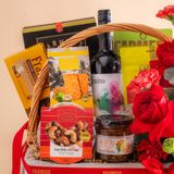  Giỏ Quà Rượu Vang Đỏ - Ăn Vặt Và Hoa Tone Đỏ Thanh Lịch 