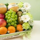  Khay Quà Trái Cây Các Loại Và Hoa Tone Trắng Xanh Thanh Lịch 
