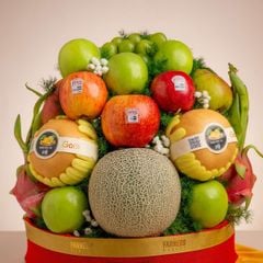 Tháp trái cây tươi tone đỏ tinh tế