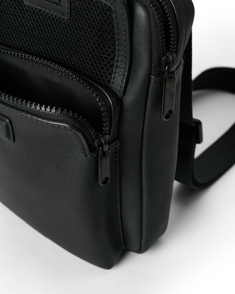 ECCO Flat Pouch City Crossbody