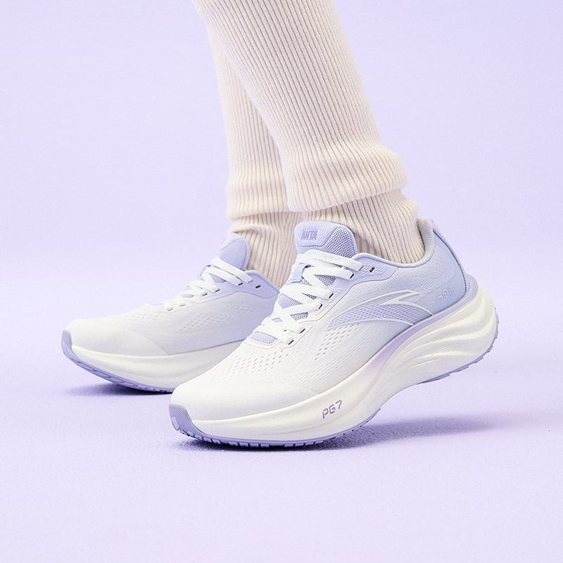 Giày Chạy Thể Thao Nữ PG7 Travel 1.5 Anta 1225E5508-1