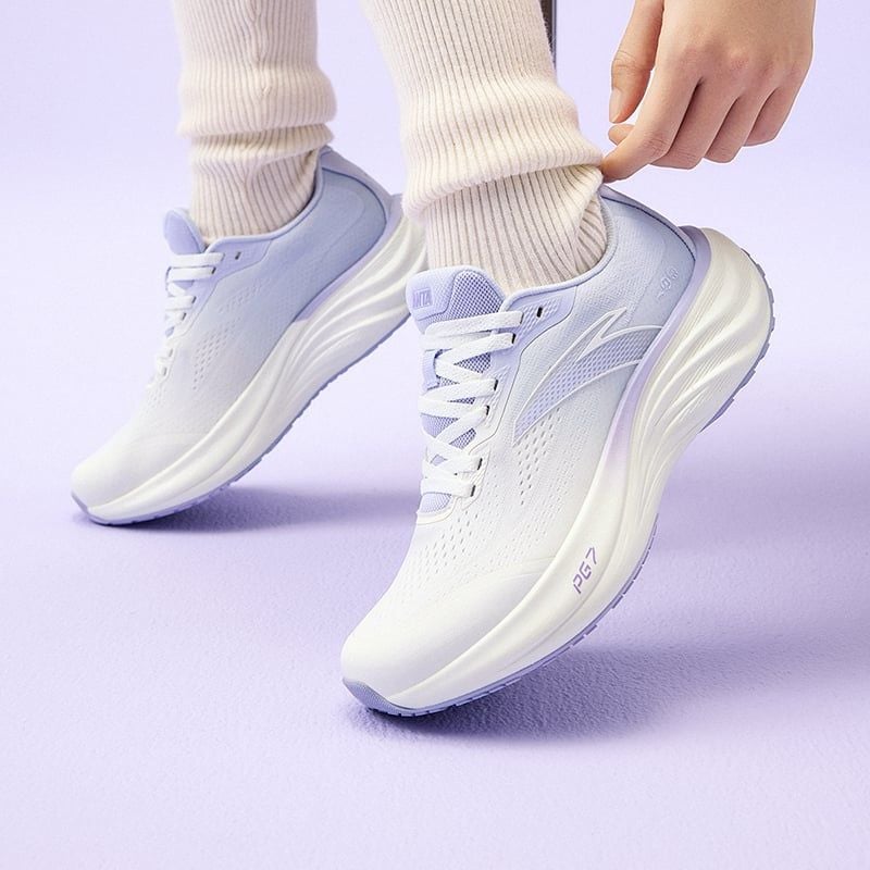 Giày Chạy Thể Thao Nữ PG7 Travel 1.5 Anta 1225E5508-1