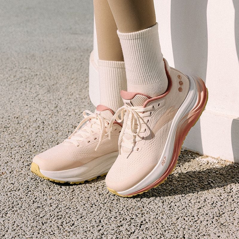 Giày Chạy Thể Thao Nữ PG7 Travel V2 ANTA 1226A5546-4