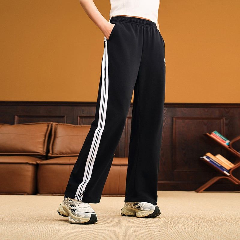 Bộ Quần Áo Thể Thao Nữ ANTA 1625C8704-1/ 1625C8302-1