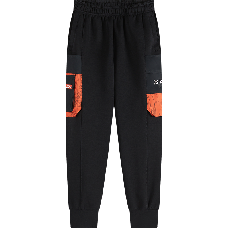 Quần Dài Thể Thao Bé Trai Anta Kids Wildplayer 3524D8716S