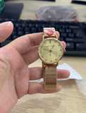 Hàng mới 100% - Đồng hồ HANNAH MARTIN - C232F - Dây kim loại màu vàng - mặt màu vàng