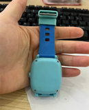 Hàng Lướt 30% Đồng hồ thông minh màn hình cảm ứng - dây cao su màu xanh - không lên nguồn - màn hình màu đen