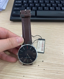 Hàng mới 100% - hỏng quai - Đồng hồ HANNAH MARTIN - CH02YH - dây quai da màu nâu - mặt màu đen