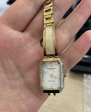 Hàng lướt 10% đồng hồ STARKE - SKT183AL - Dây kim loại màu vàng - mặt kính màu trắng - vỡ màn hình, đứt quai KL