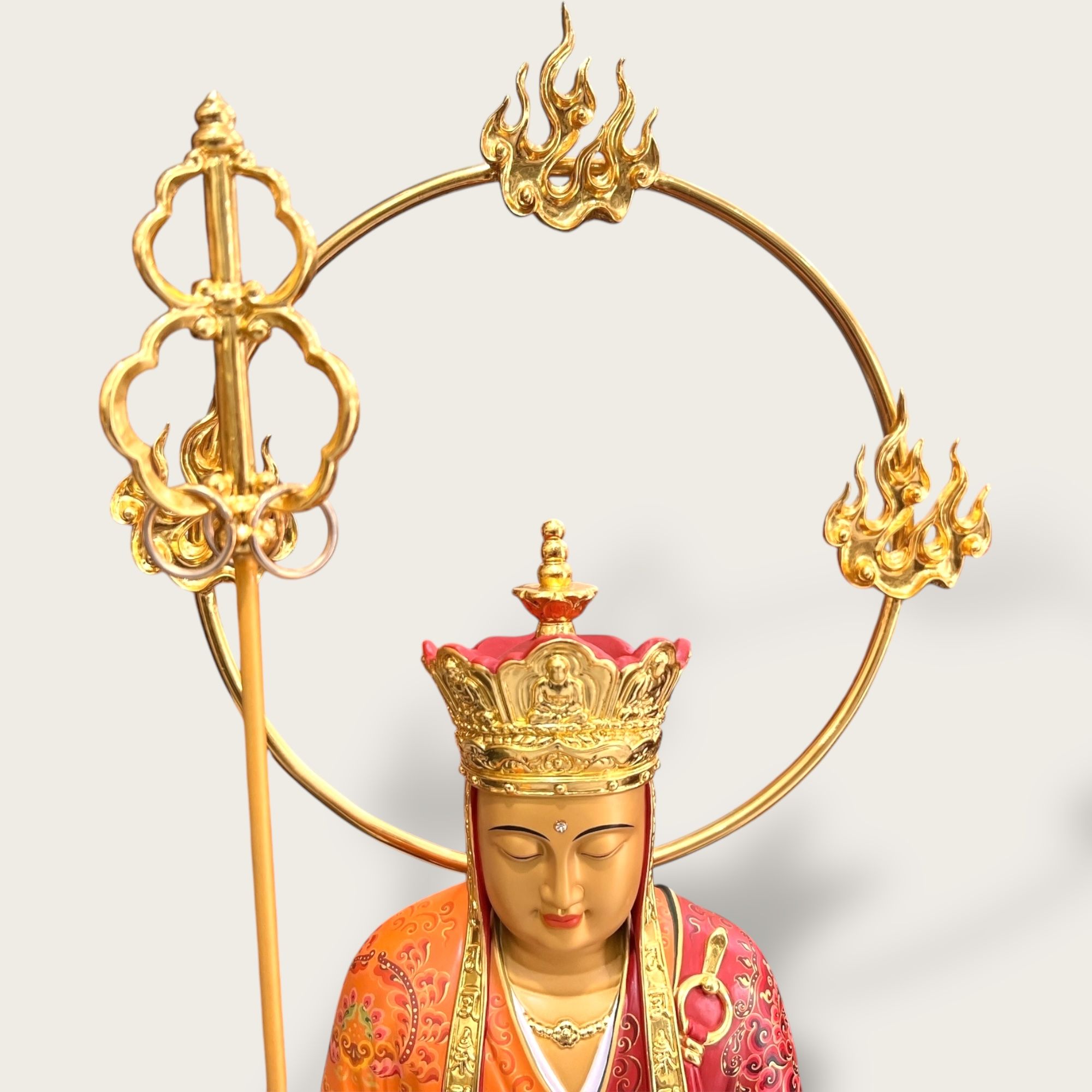 Tượng Địa Tạng Vương bằng đồng vẽ gấm dát vàng 24k