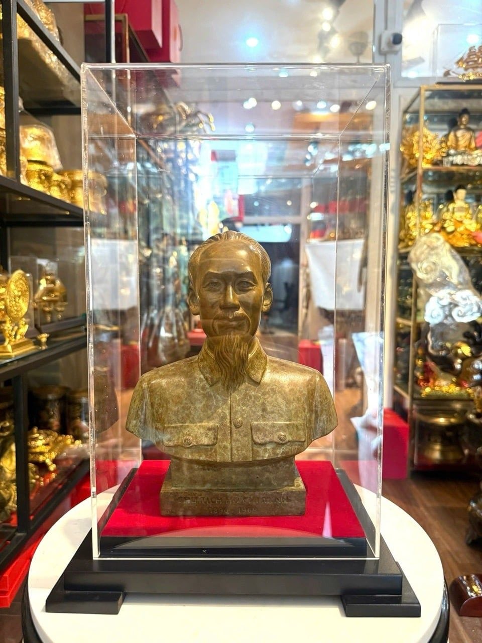 Tượng Bác Hồ bằng đồng patina