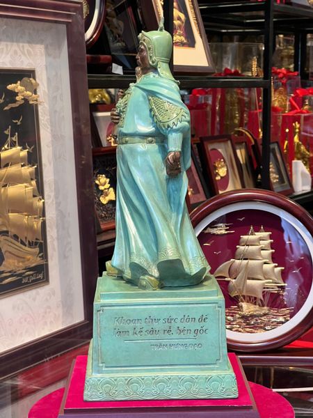 Tượng Trần Hưng Đạo bằng đồng 50cm patina xanh ngọc lục bích vân cổ