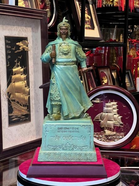 Tượng Trần Hưng Đạo 50cm bằng đồng để bàn