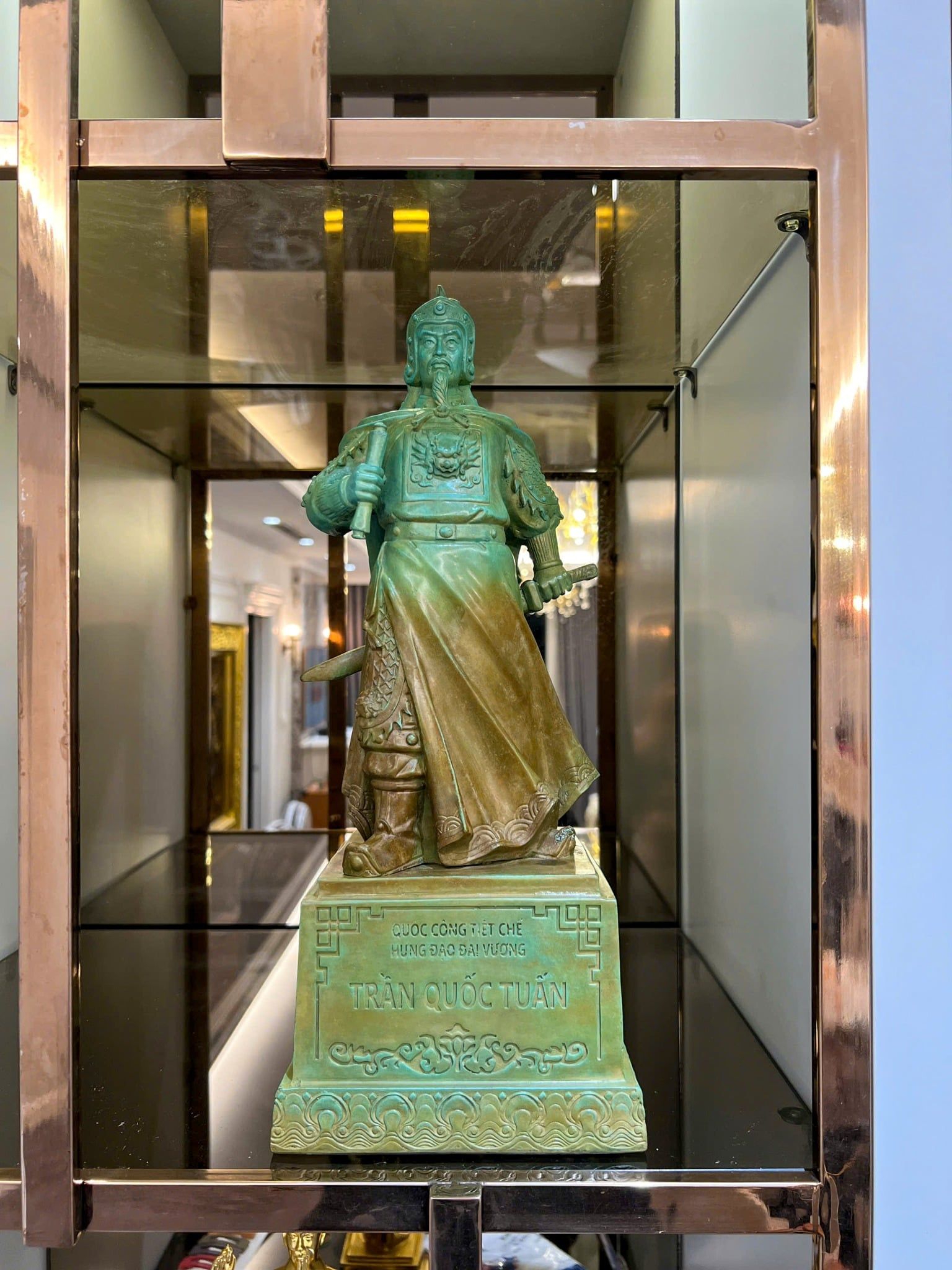 Tượng Trần Hưng Đạo 40cm bằng đồng vân hỏa biến độc bản chỉ có tại Đồng Phong Thủy