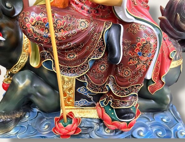 Tượng Địa Tạng Vương bằng đồng vẽ gấm dát vàng 24k