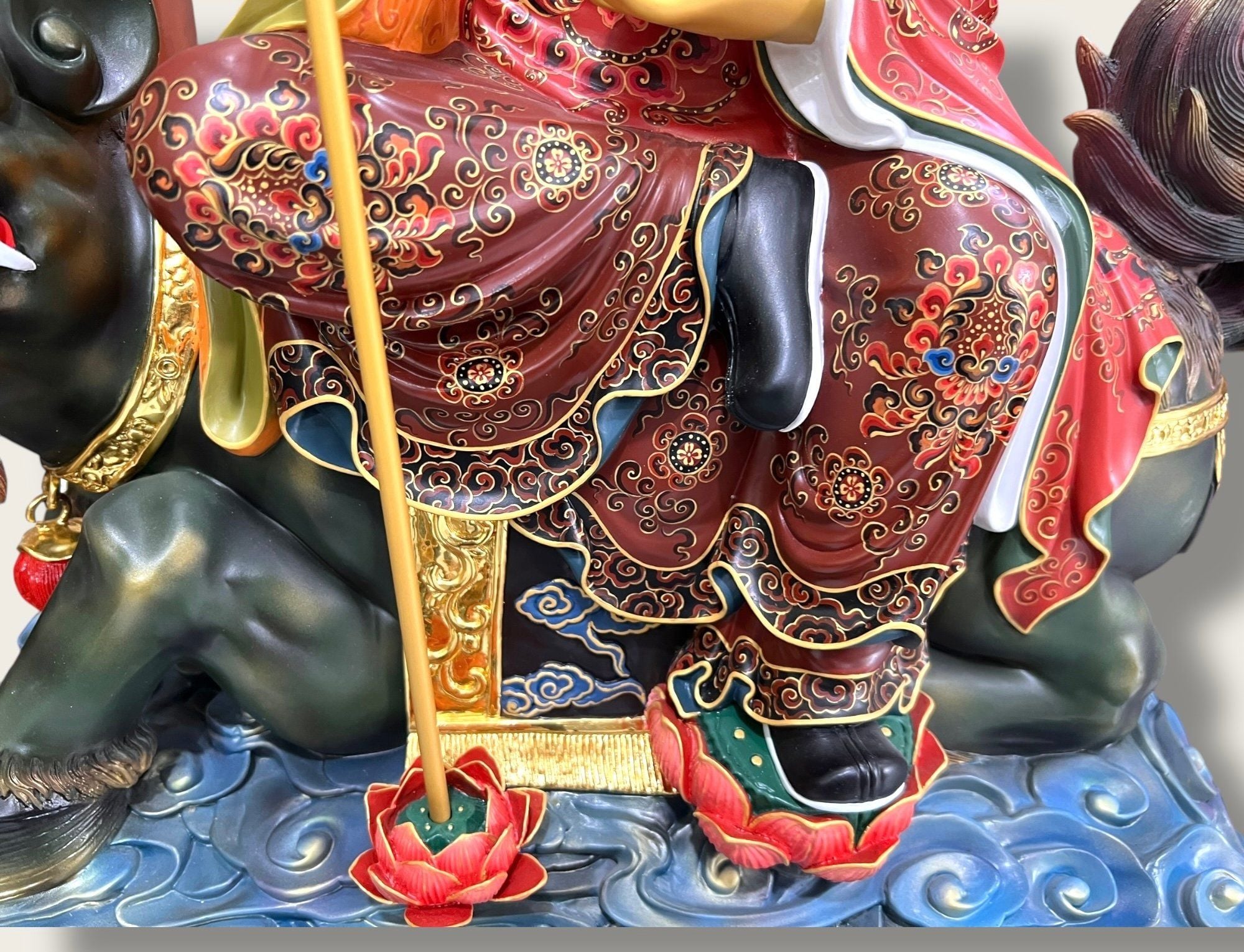 Tượng Địa Tạng Vương bằng đồng vẽ gấm dát vàng 24k