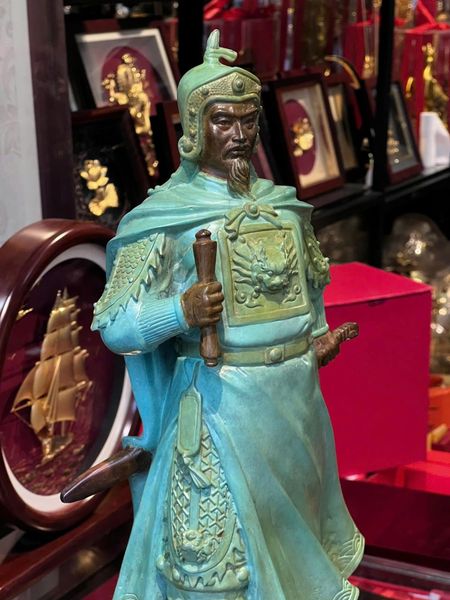 Tượng đồng trần hưng đạo cao 50cm patina xanh ngọc lục bích vân cổ