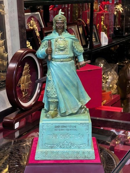Tượng đức thánh trần hưng đạo cao 50cm bằng đồng