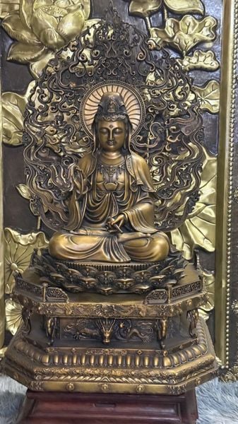 Tượng Quan Âm bằng đồng