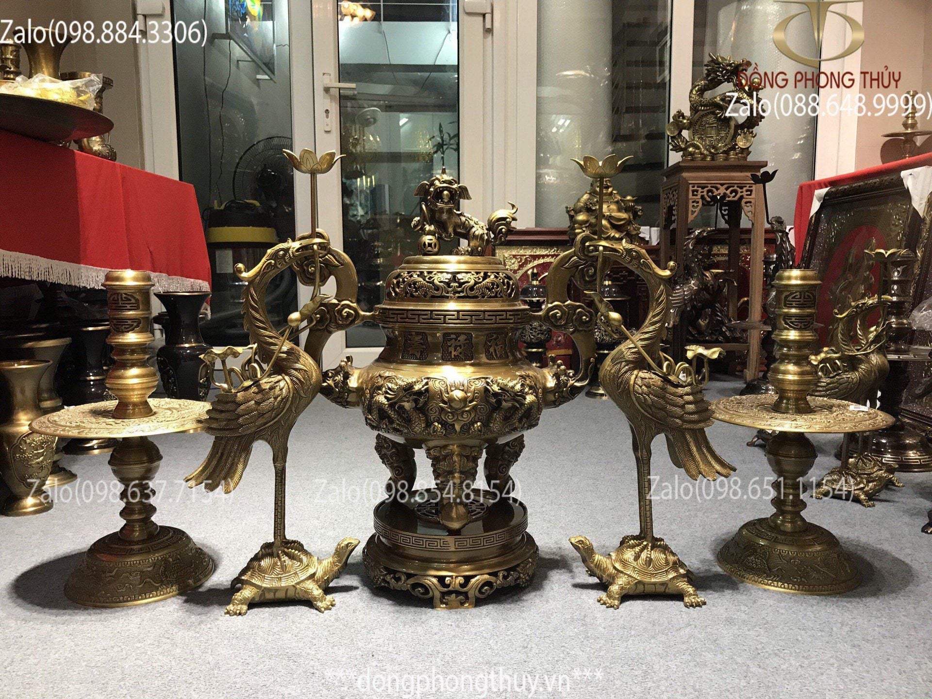 Đỉnh đồng ngũ sự song long vàng đậm 60cm, nặng 29kg