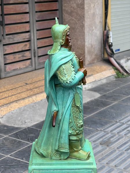 Tượng Trần Quốc Tuấn bằng đồng 50cm patina xanh ngọc lục bích vân cổ