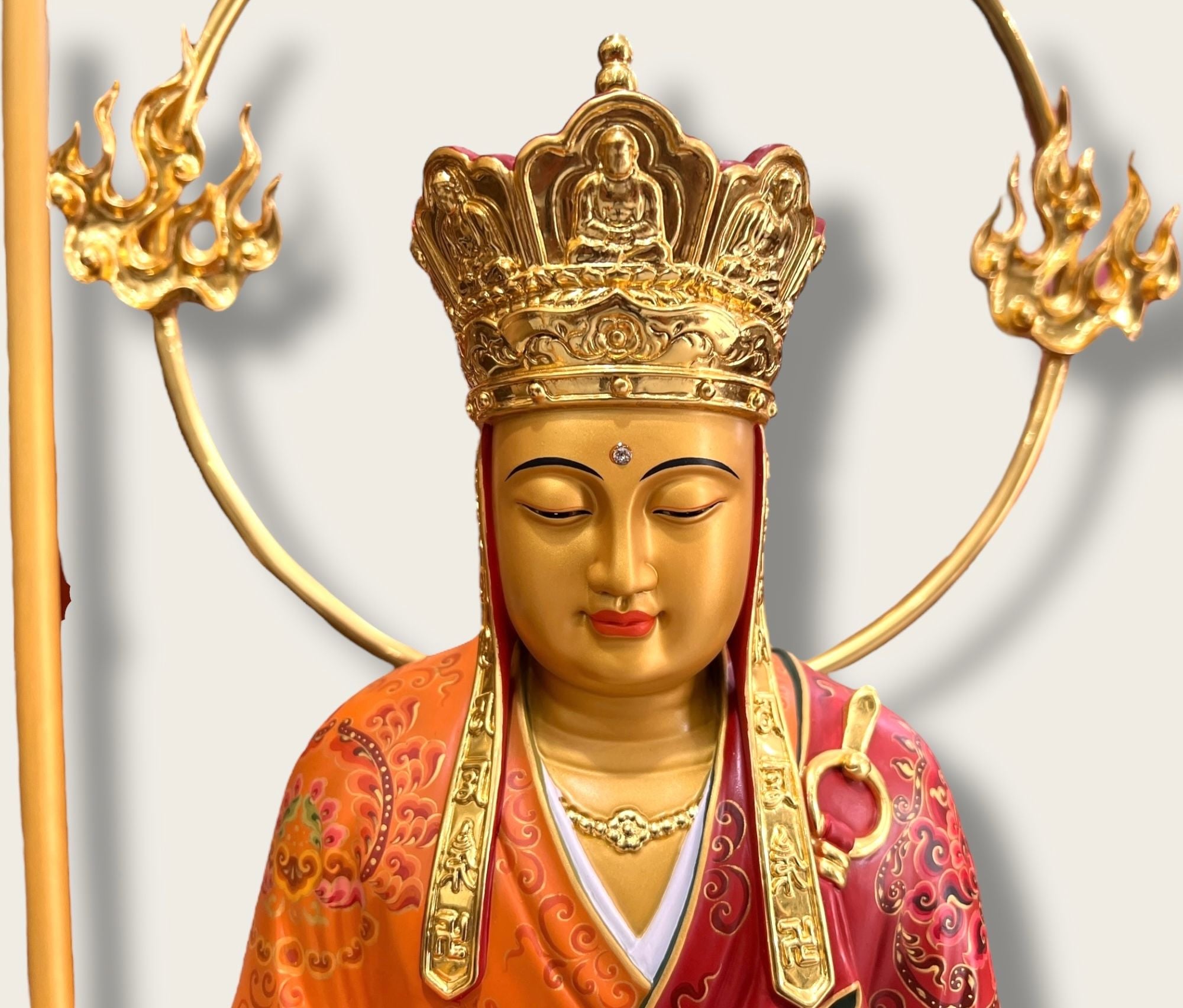 Tượng Địa Tạng Vương bằng đồng vẽ gấm dát vàng 24k