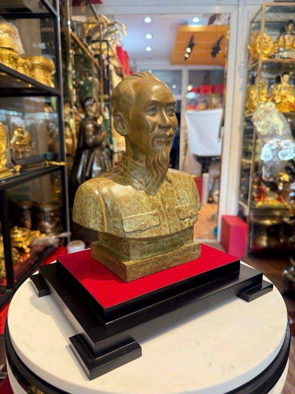 Tượng Bác Hồ bằng đồng patina