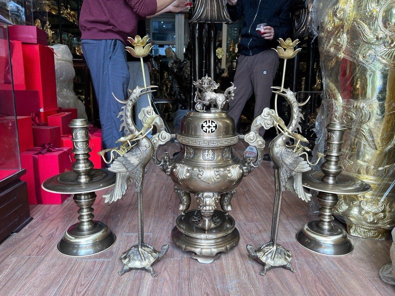 Bộ đỉnh đồng ngũ sự hoa sòi cao 60cm nặng 28,5kg