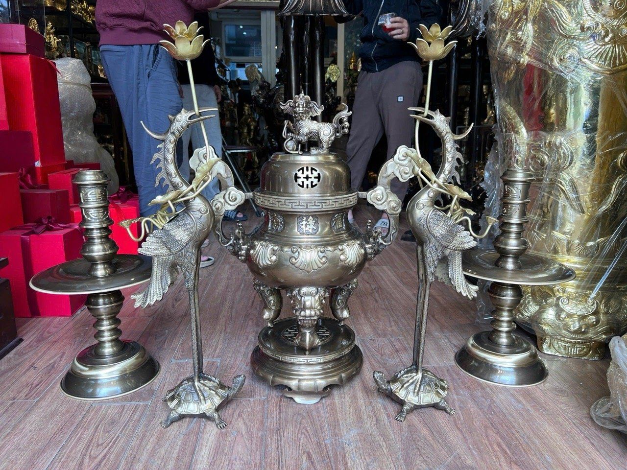 Bộ đỉnh đồng ngũ sự hoa sòi cao 60cm nặng 28,5kg