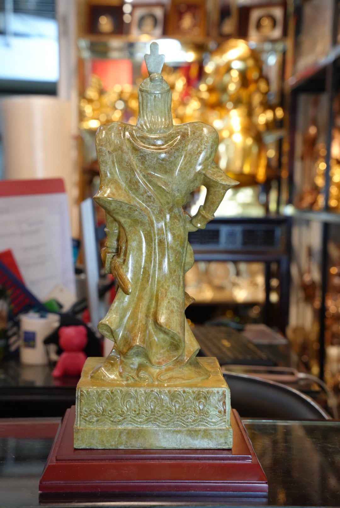 Tượng nữ tướng Lê Chân bằng đồng patina