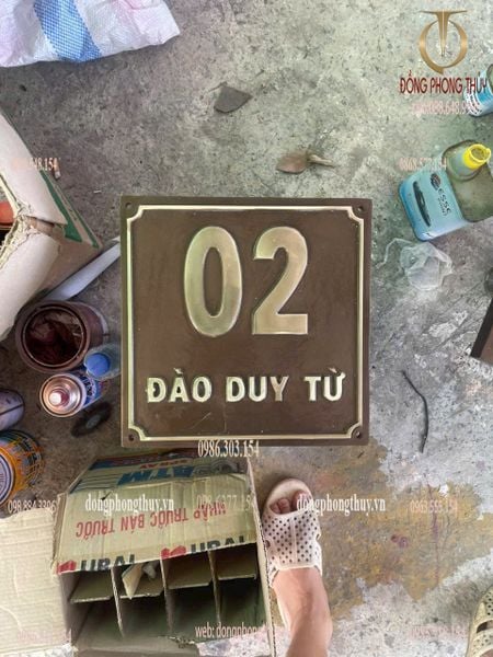 Biển số nhà bằng đồng đúc