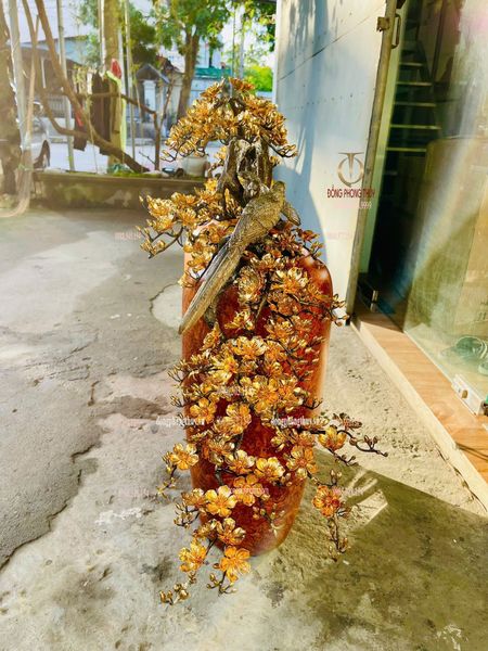 Quà tặng sếp mạ vàng: Bình Mai dáng đổ bằng đồng mạ vàng 24k