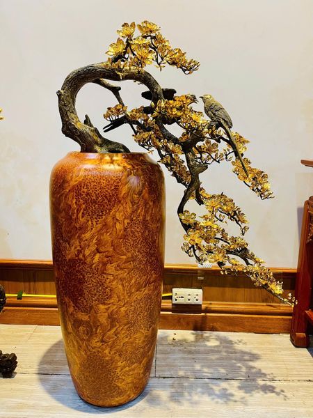 Quà tặng sếp mạ vàng: Bình Mai dáng đổ bằng đồng mạ vàng 24k