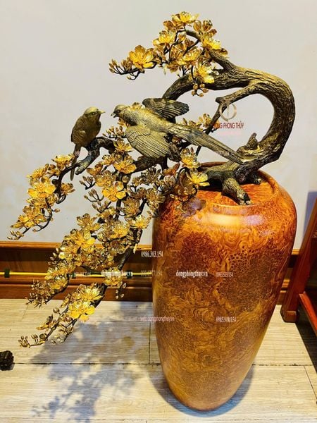 Quà tặng sếp mạ vàng: Bình Mai dáng đổ bằng đồng mạ vàng 24k