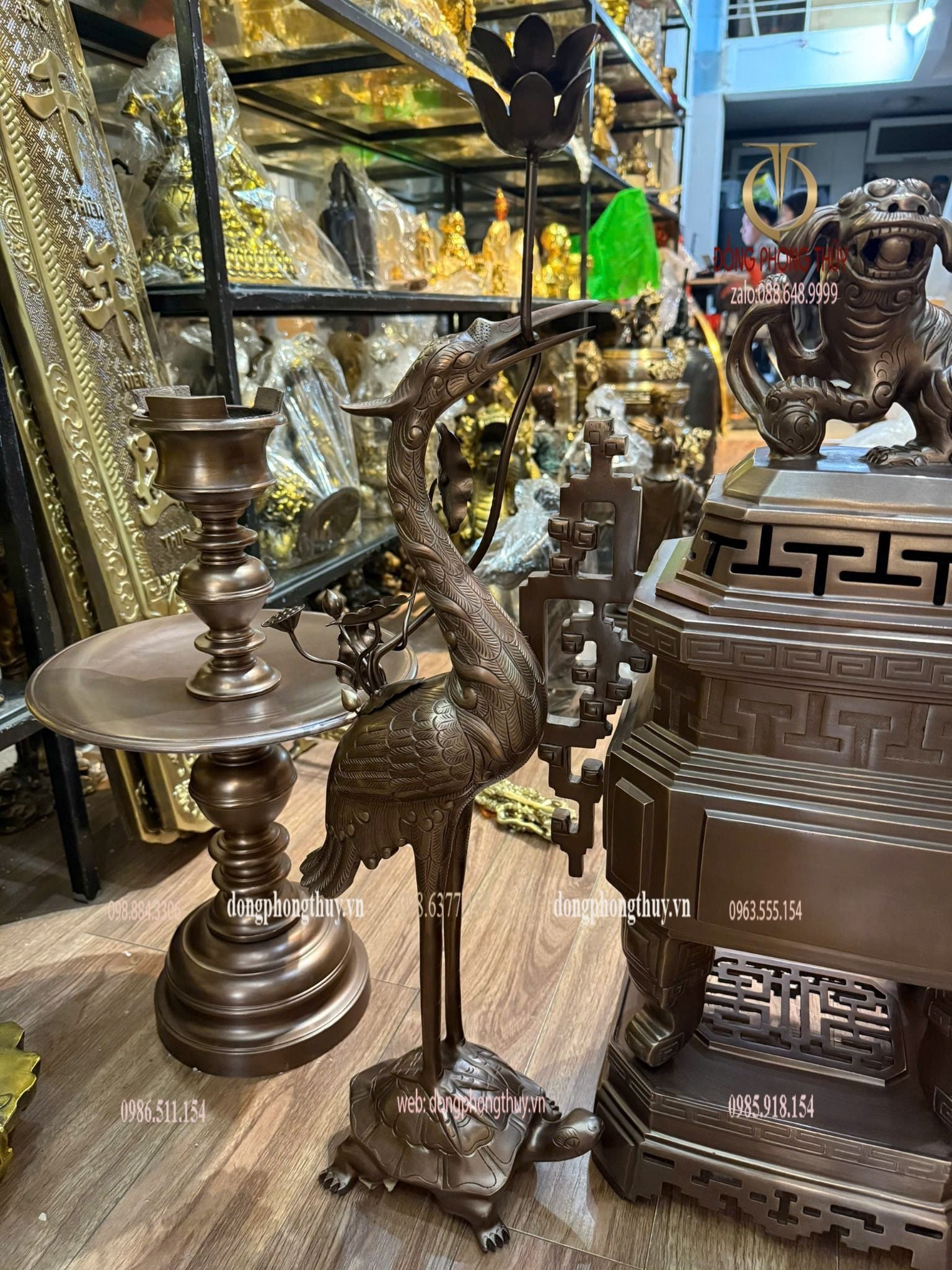 Ngũ sự đỉnh vuông bằng đồng đỏ màu cổ