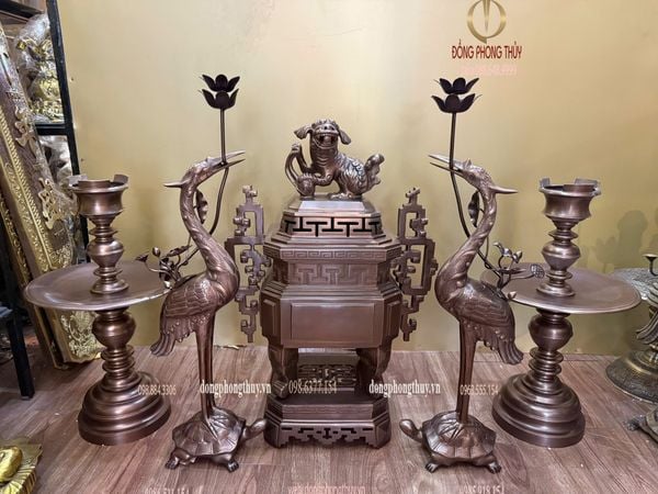 Ngũ sự đỉnh vuông bằng đồng đỏ màu cổ