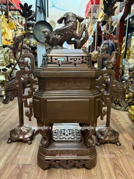 Ngũ sự đỉnh vuông bằng đồng đỏ màu cổ