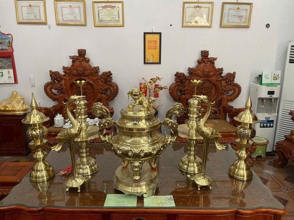 Bộ đỉnh đồng hoa sòi cát tút