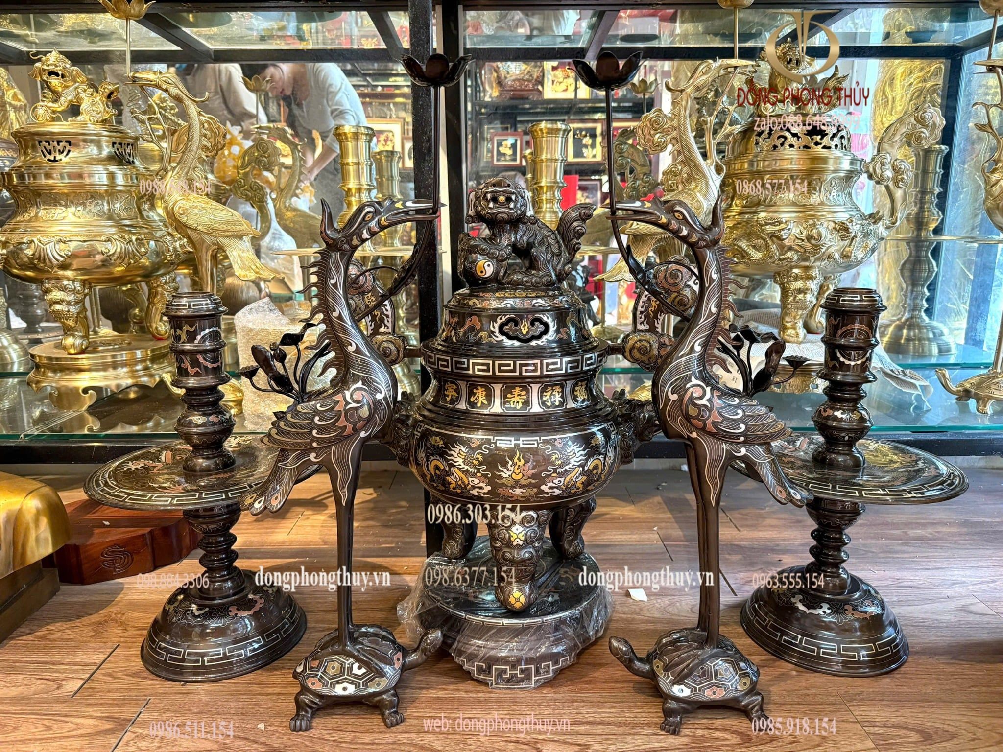 Bộ đỉnh đồng 60cm nặng 42kg khảm ngũ sắc