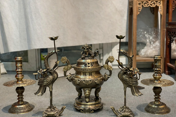 Bộ đỉnh đồng ngũ sự hoa Sòi 40cm 12kg màu hun nâu giả cổ