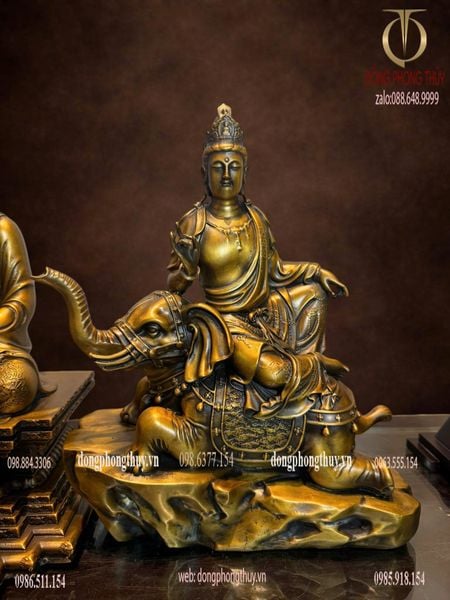Hoa nghiêm tam thánh bằng đồng